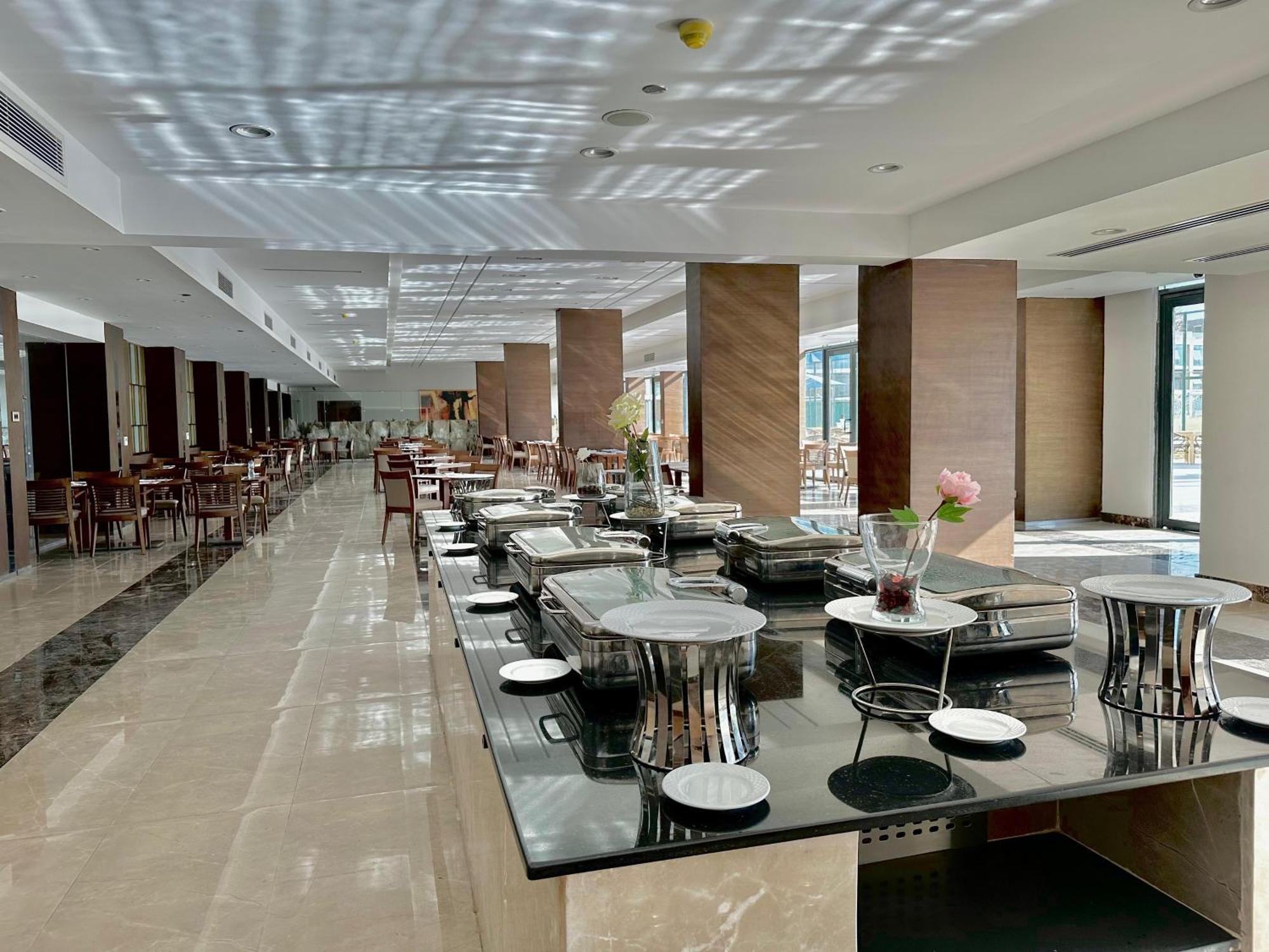 Phoenix Hotel & Wellness Sheikh Zayed City Kültér fotó